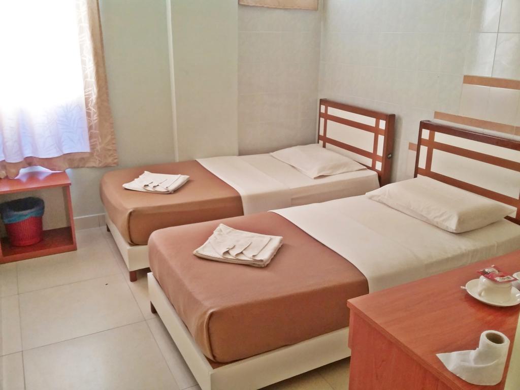 Sakiza View Hotel Мерсинг Номер фото