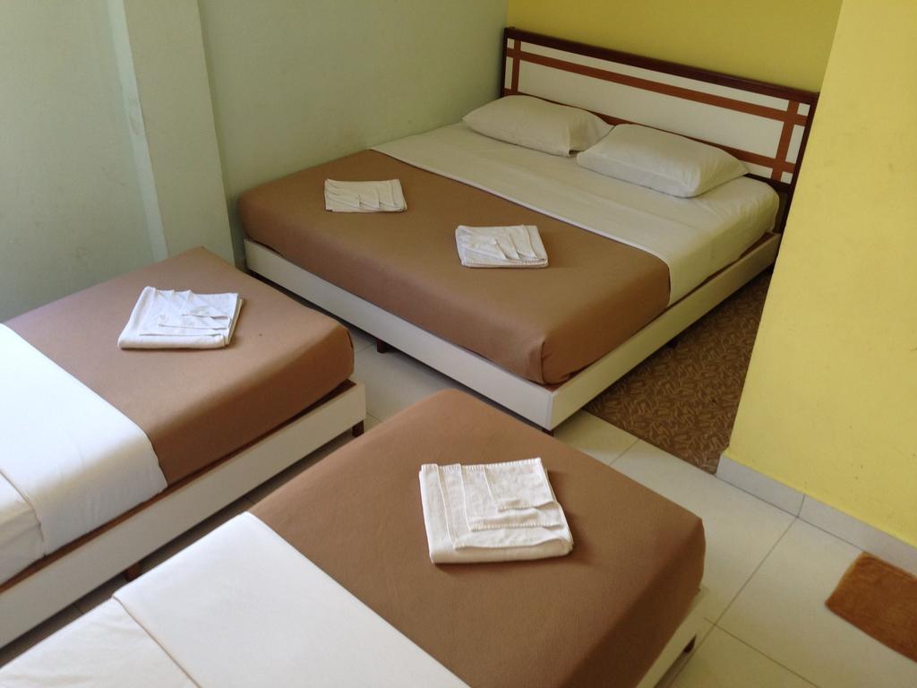 Sakiza View Hotel Мерсинг Номер фото